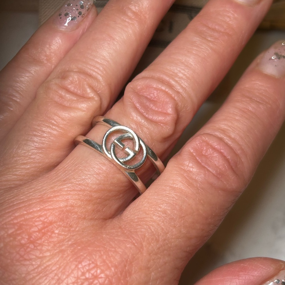 Gucci Silver Double Band Interlocking G Logo Ring - Picture 2 of 5